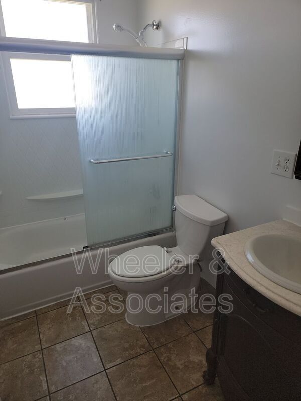 Building Photo - 787 N 1500 W