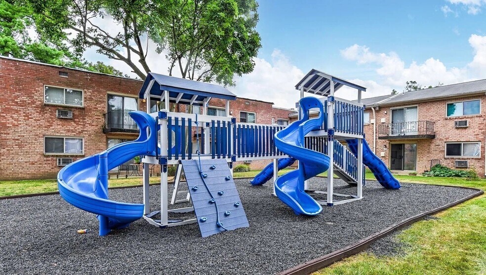 Building Photo - 333 North Ave