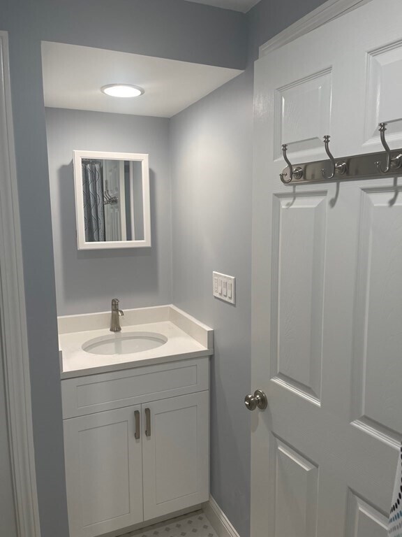 Building Photo - 129 Pleasant St