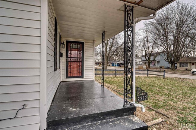 Building Photo - 2312 Frisse Ave
