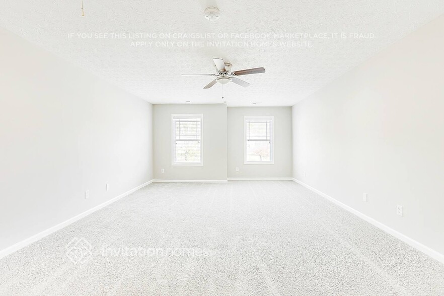 Building Photo - 702 Sycamore Dr