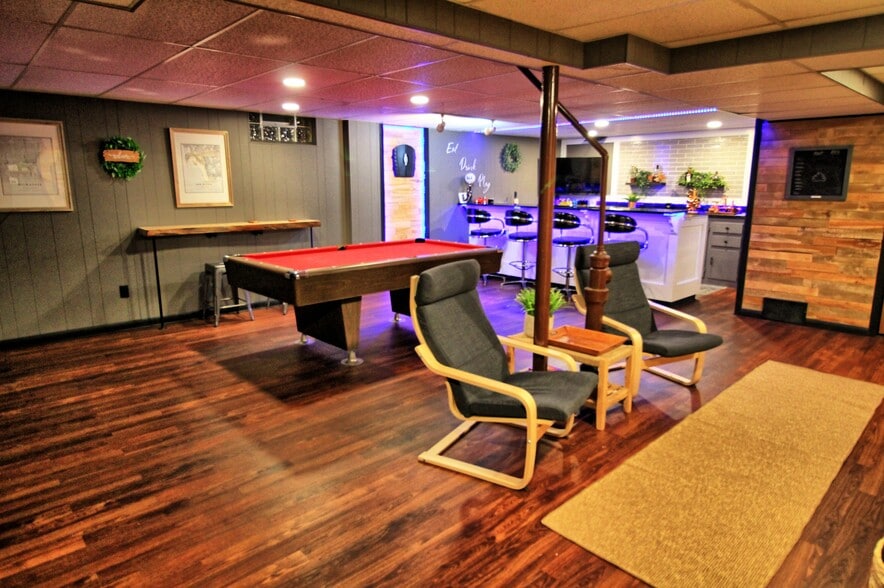 Building Photo - 12049 W Grange Ave