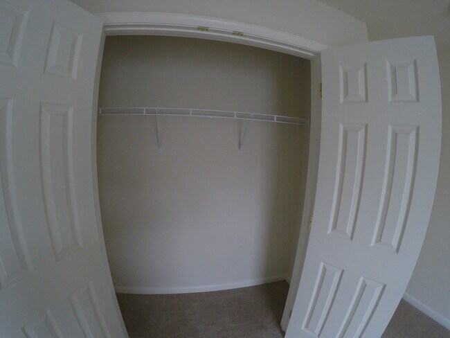 Building Photo - 2123 Quail Hollow Dr