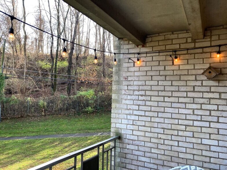 Building Photo - 12209 Braxfield Ct