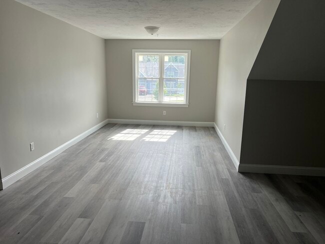 Building Photo - 5 Santana Wy