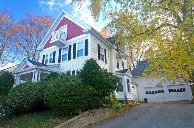 Building Photo - 47 Mt Vernon St