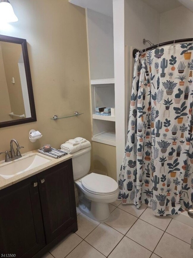 Building Photo - 25 Main St