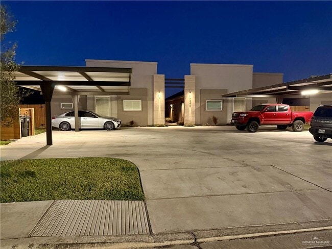 Building Photo - 19 19th St