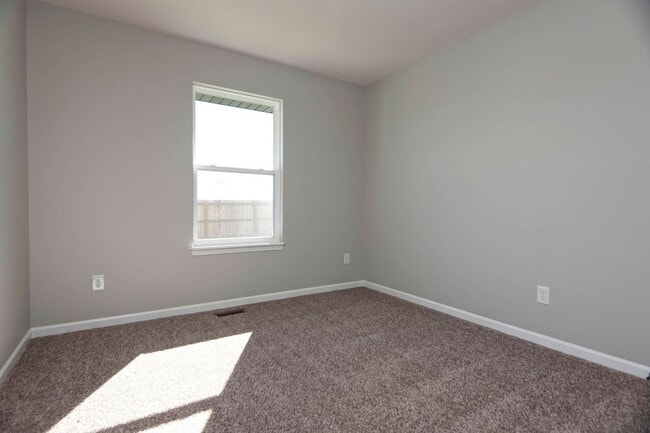 Building Photo - 861 S Parkside Cir