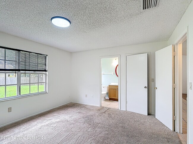 Building Photo - 2367 Angel Rd