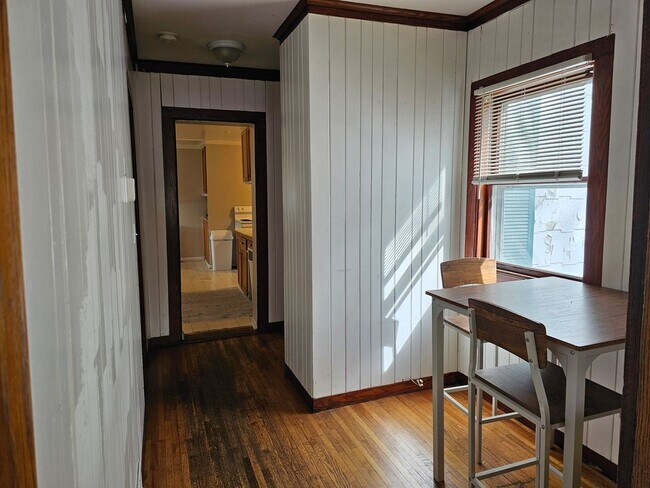 Building Photo - 4 bedroom House Close to U of M! Leasing f...