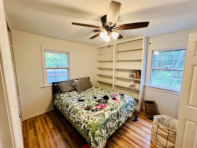 Building Photo - Charming 4-Bedroom Home with Ample Space and Modern Amenities