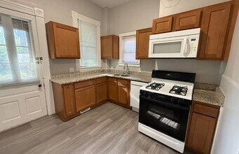 Building Photo - 3212 Bishop St