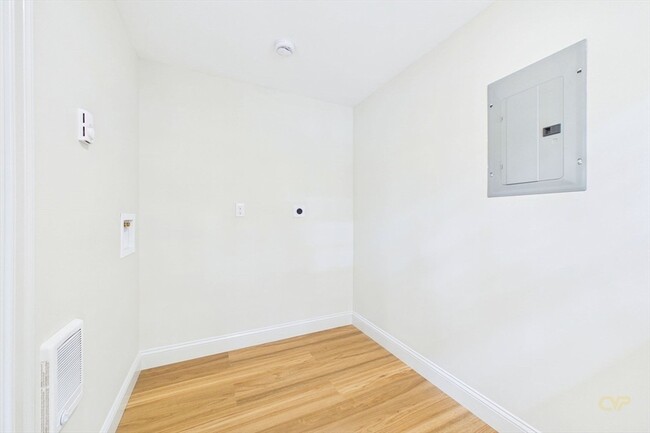 Building Photo - 267 Bakerville Rd