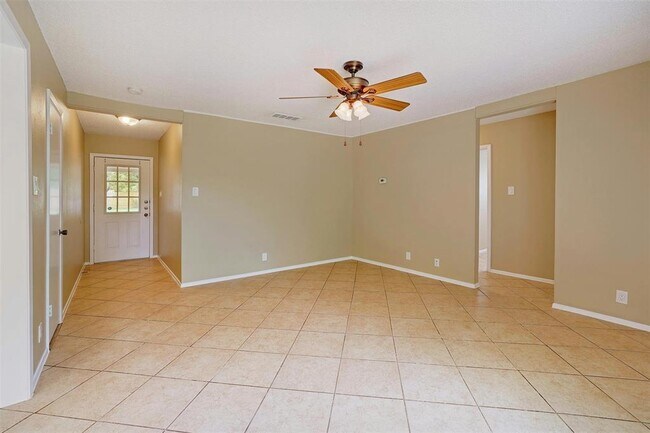 Building Photo - 9620 Chukar Cir