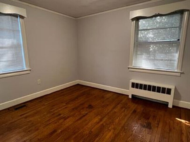 Building Photo - 308 Pettigru St