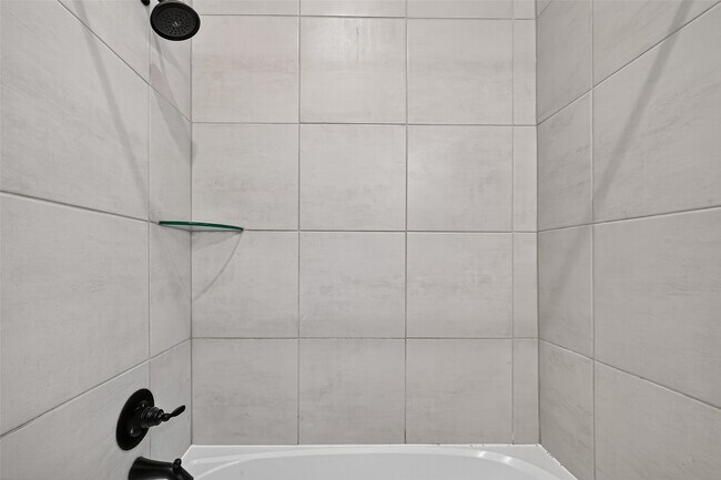 Building Photo - 10727 River Walk Dr