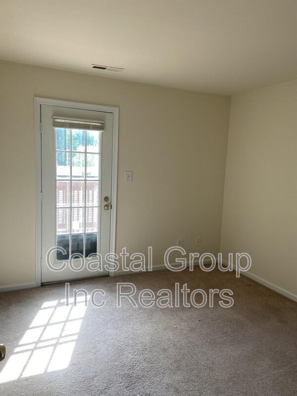 Building Photo - 1020 Colonial Meadows Way