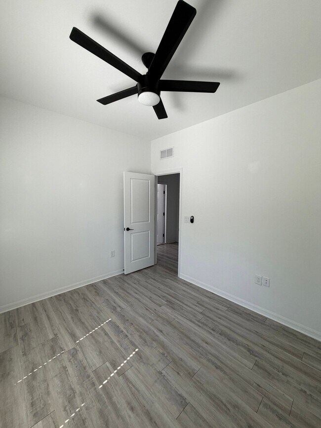 Building Photo - 1145 Edgerton Ave