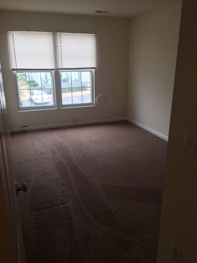 Building Photo - Fantastic 3 Bedroom Townhouse in Wellingto...