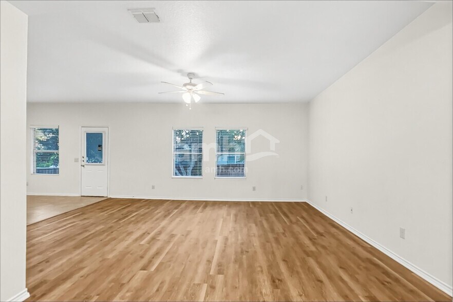 Building Photo - 431 Tequila Ranch