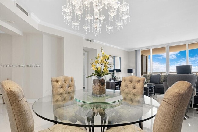 Building Photo - 848 Brickell Key Dr