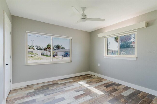 Building Photo - 411 87th Ave