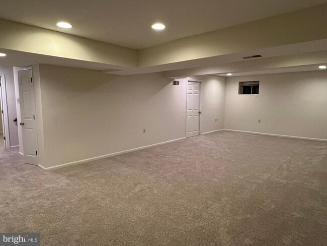 Building Photo - 10101 Alsace Ct