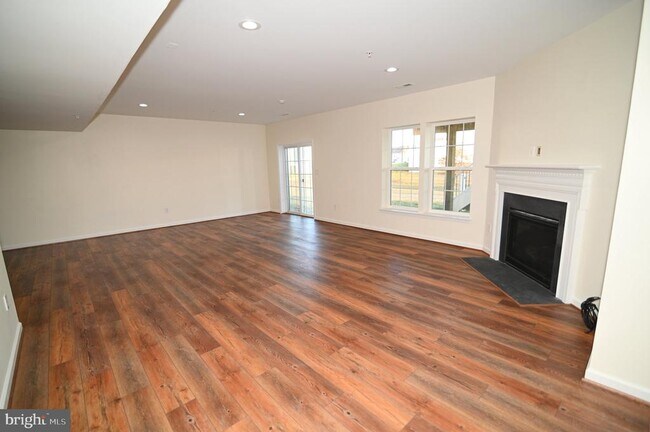 Building Photo - 7001 Chaptico Ct