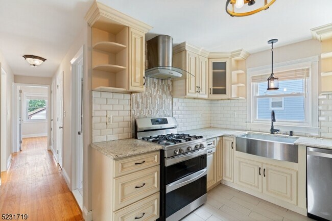 Building Photo - 105 Berkeley Ave