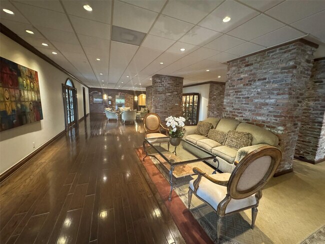 Building Photo - 5000 N Ocean Dr