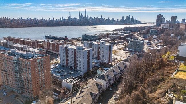 Building Photo - 19 Legend Hills Dr