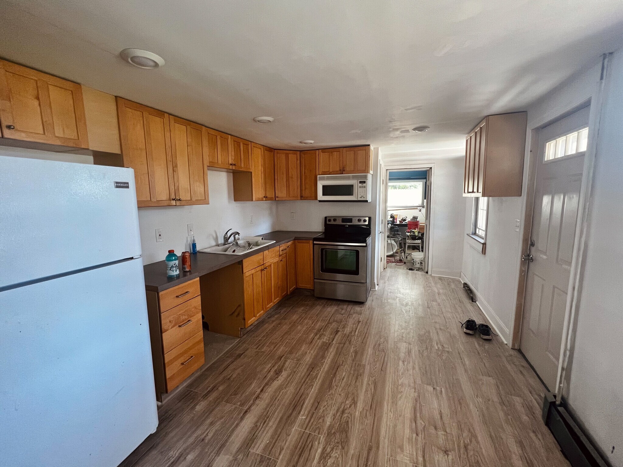 Kitchen - 1102 Lancaster Ave