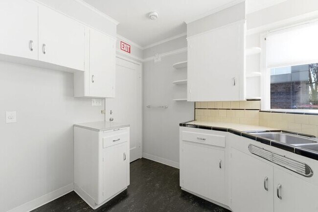 Building Photo - Corner of Character • Rare 2BD Residence at NE 16th & Weidler – Irvington/Lloyd District