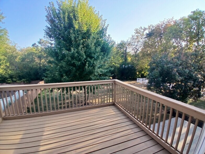 Building Photo - 1445 Urlage Dr