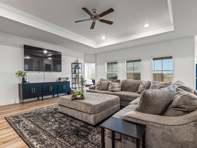 Building Photo - 15 Arden Rd