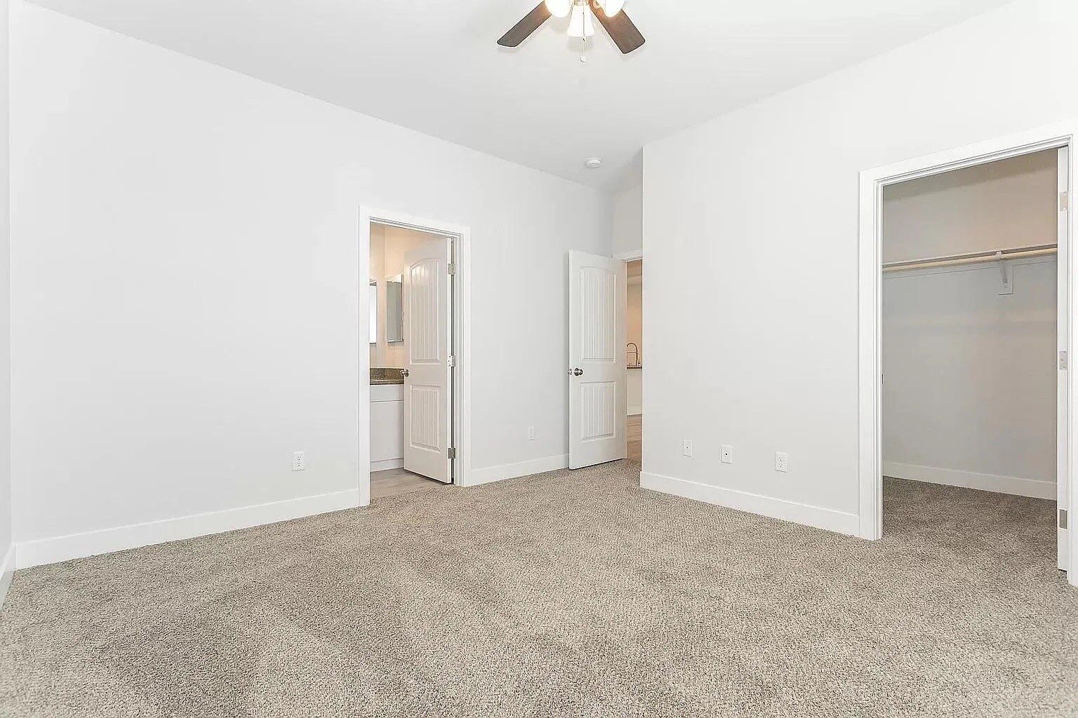 Building Photo - 1741 S Dandelion St