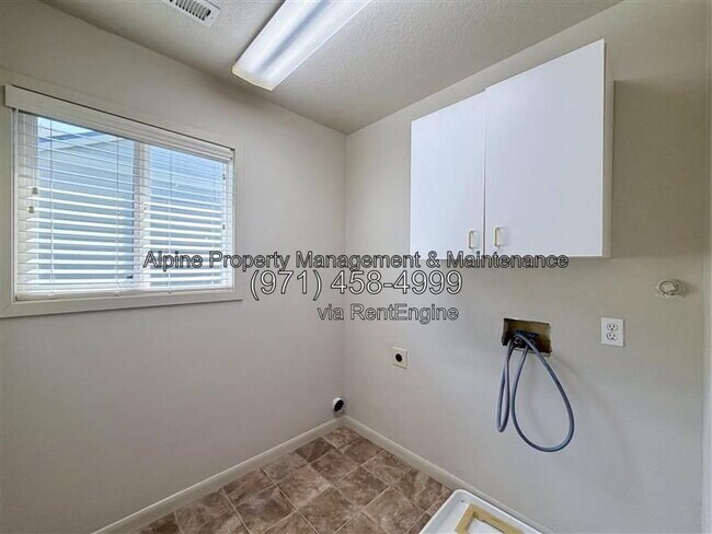 Building Photo - 13119 SW 154th Ave