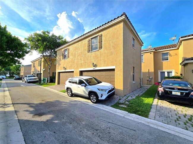 Building Photo - 9372 SW 171st Ct