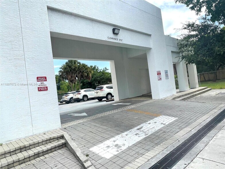 Building Photo - 900 SW 8th St