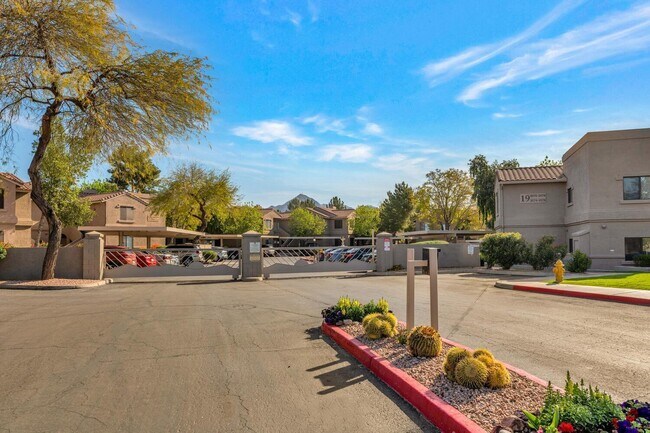 Building Photo - 15151 N Frank Lloyd Wright Blvd