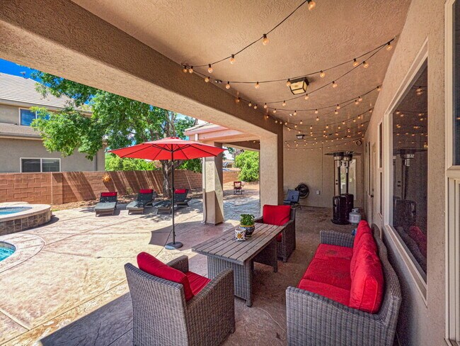 Building Photo - 2478 E Springs Dr