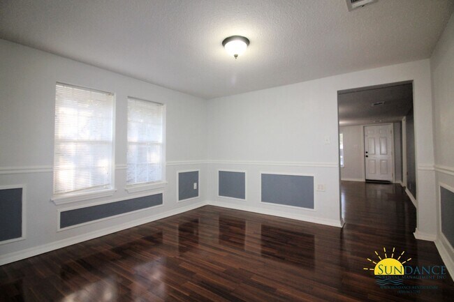 Building Photo - Great 3 Bedroom Home in Crestview!