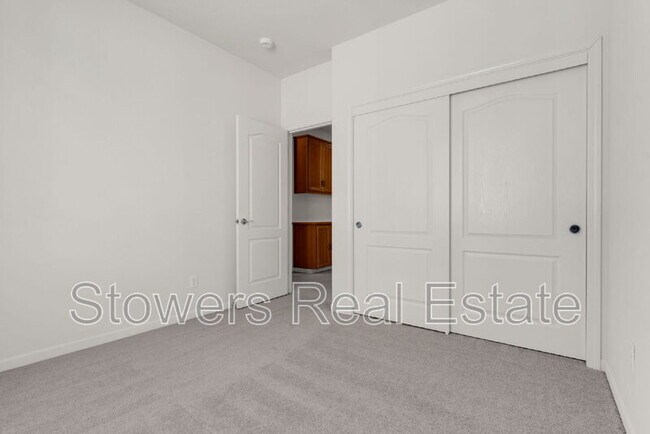 Building Photo - 1162 Waverly Cir