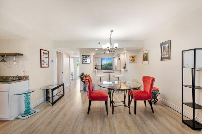 Building Photo - 6562 Boca Del Mar Dr
