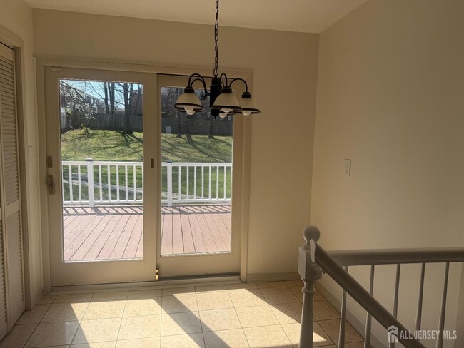 Building Photo - 13 Oakwood Dr