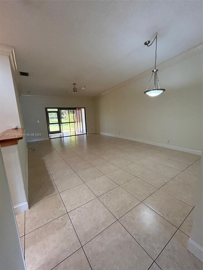 Building Photo - 6838 Bridlewood Ct