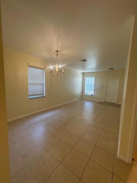 Building Photo - 9404 Portside Dr