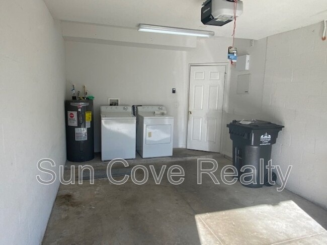 Building Photo - 20430 Needletree Dr