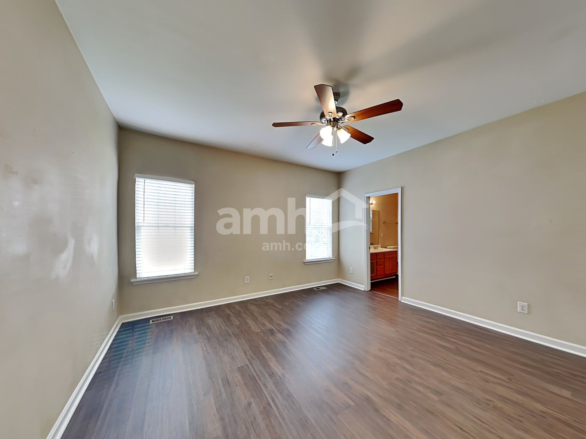 Building Photo - 616 Hanska Way